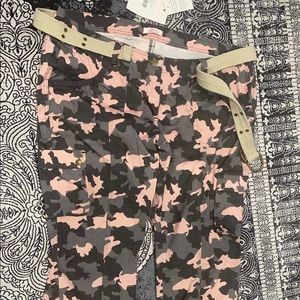 Capture Crop Camo pants, BNWT